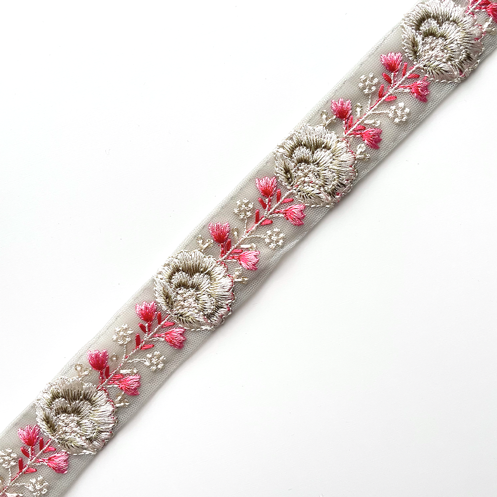 329 【 幅：3cm 】 インド刺繍リボン　グリーングレー　チュール　ピンク