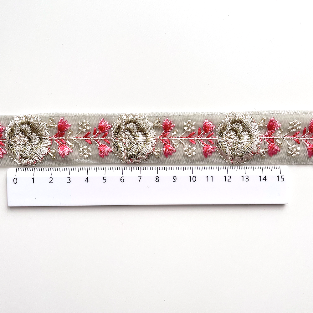 329 【 幅：3cm 】 インド刺繍リボン　グリーングレー　チュール　ピンク