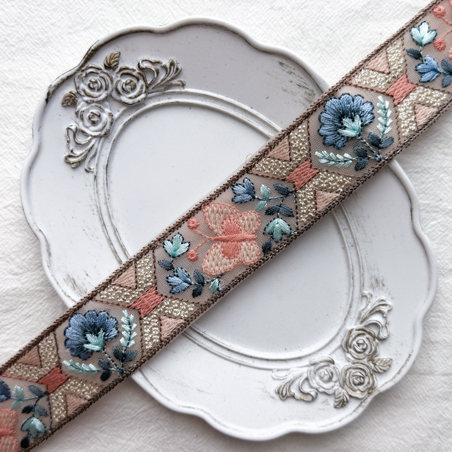 S405 インド刺繍リボン 3.5cm幅 チュール
