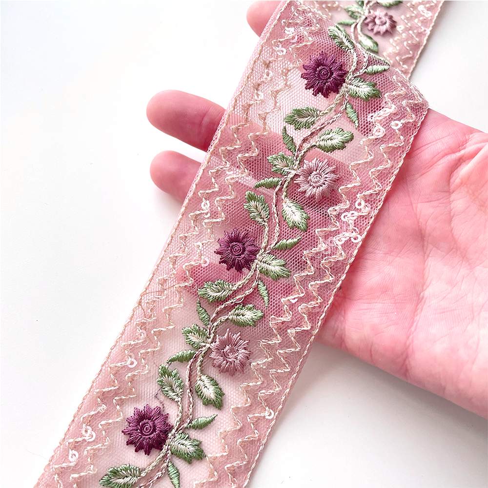 363 【 幅：5.5cm 】 インド刺繍リボン　フォギーローズ　チュール　
