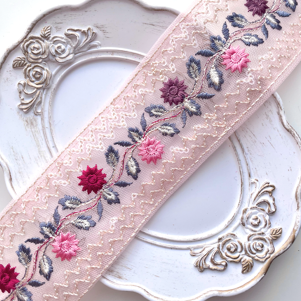 364 【 幅：5.5cm 】 インド刺繍リボン　ピンク　チュール　レッド