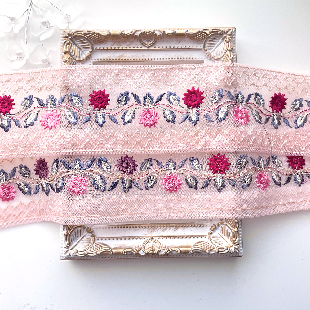 364 【 幅：5.5cm 】 インド刺繍リボン　ピンク　チュール　レッド