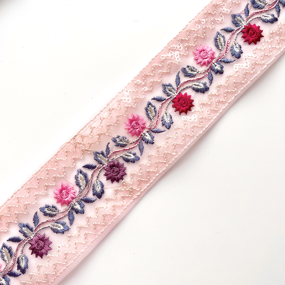 364 【 幅：5.5cm 】 インド刺繍リボン　ピンク　チュール　レッド