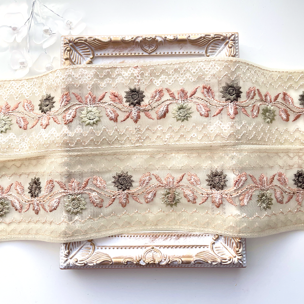 367 【 幅：5.5cm 】 インド刺繍リボン　グリーン　チュール　