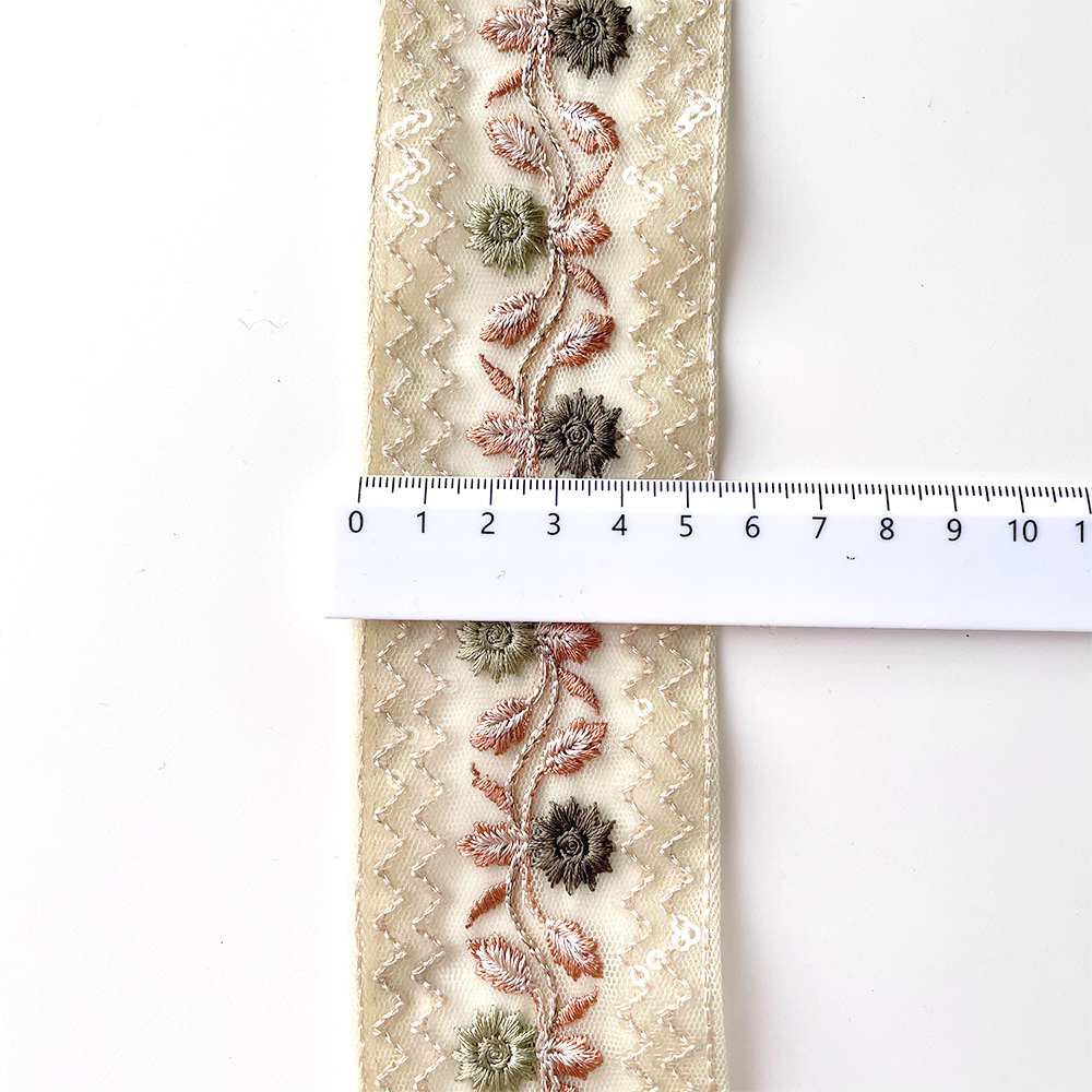 367 【 幅：5.5cm 】 インド刺繍リボン　グリーン　チュール　