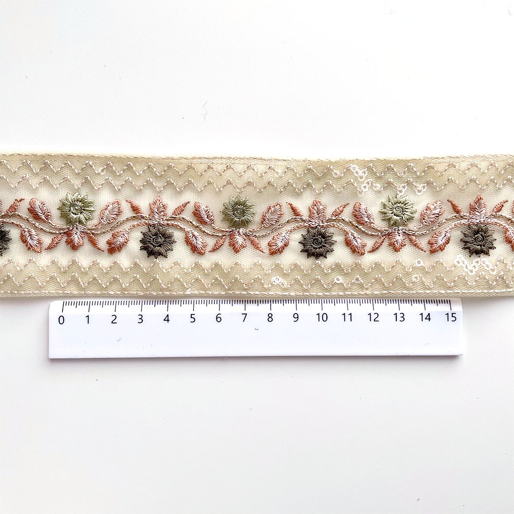 367 【 幅：5.5cm 】 インド刺繍リボン　グリーン　チュール　