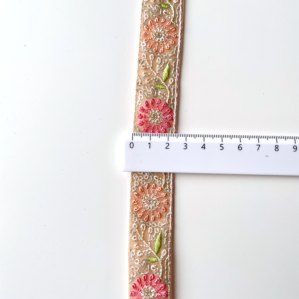 378 【 幅：2.5cm 】 インド刺繍リボン　ベージュ　チュール　ピンク　シェルピンク