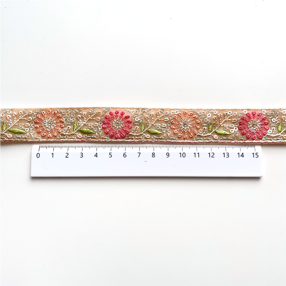 378 【 幅：2.5cm 】 インド刺繍リボン　ベージュ　チュール　ピンク　シェルピンク