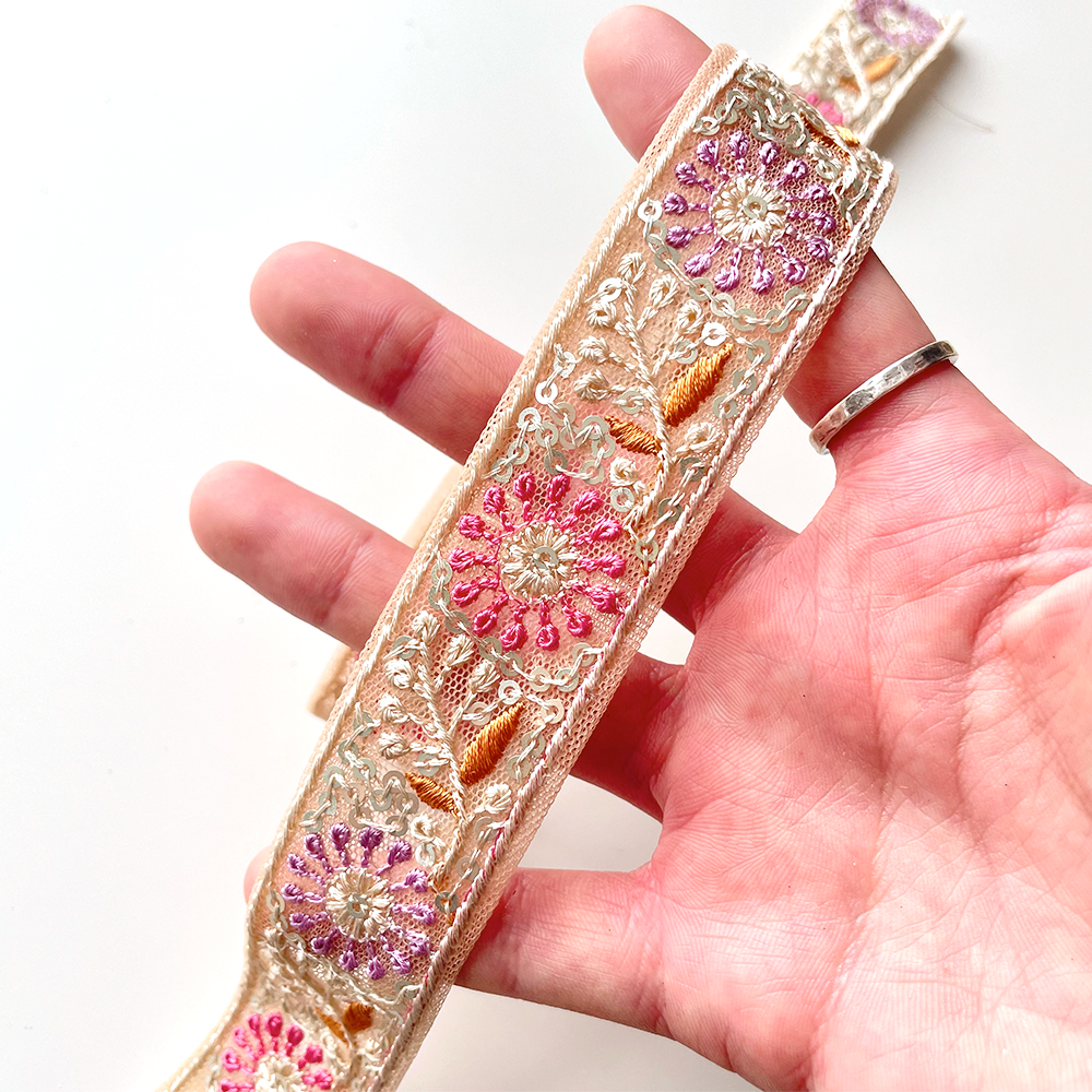 380 【 幅：2.5cm 】 インド刺繍リボン　ベージュ　チュール　ピンク　パープル