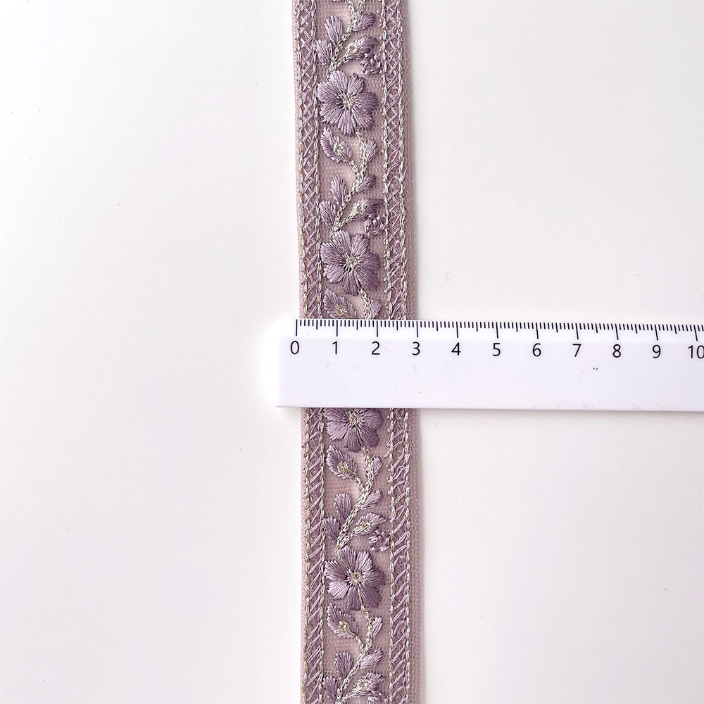 395 【 幅：2.5cm 】 インド刺繍リボン　ダスティライラック　チュール　