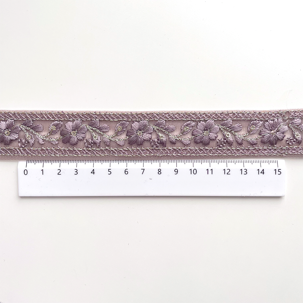395 【 幅：2.5cm 】 インド刺繍リボン　ダスティライラック　チュール　