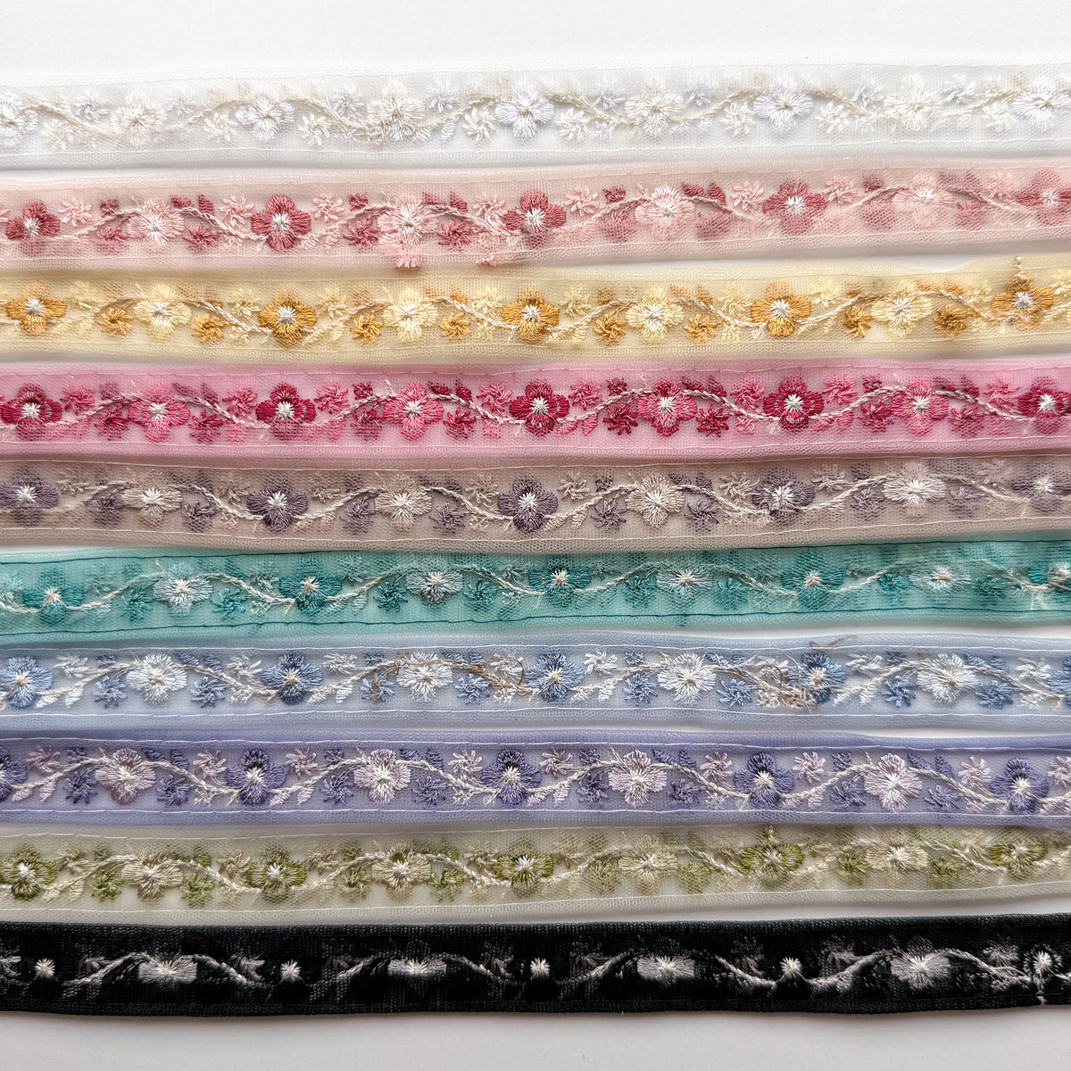 S416 インド刺繍リボン 2cm幅 チュール
