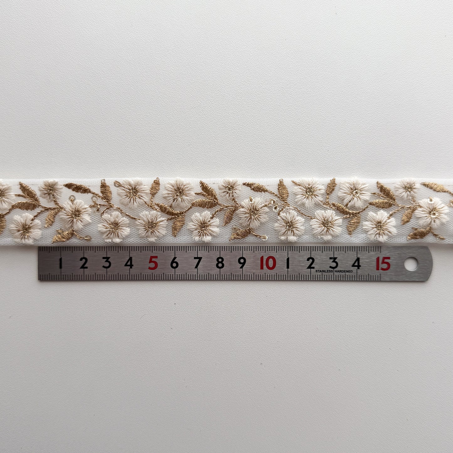 S265 インド刺繍リボン 3cm幅 チュール サクラ