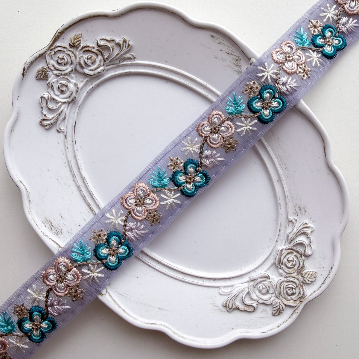 S415 インド刺繍リボン 2.5cm幅 チュール