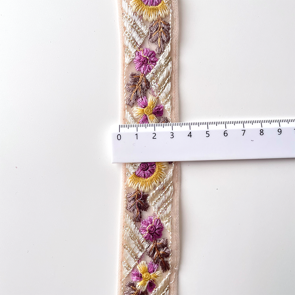 402 【 幅：3.5cm 】 インド刺繍リボン　ベージュ　チュール　イエロー　パープル