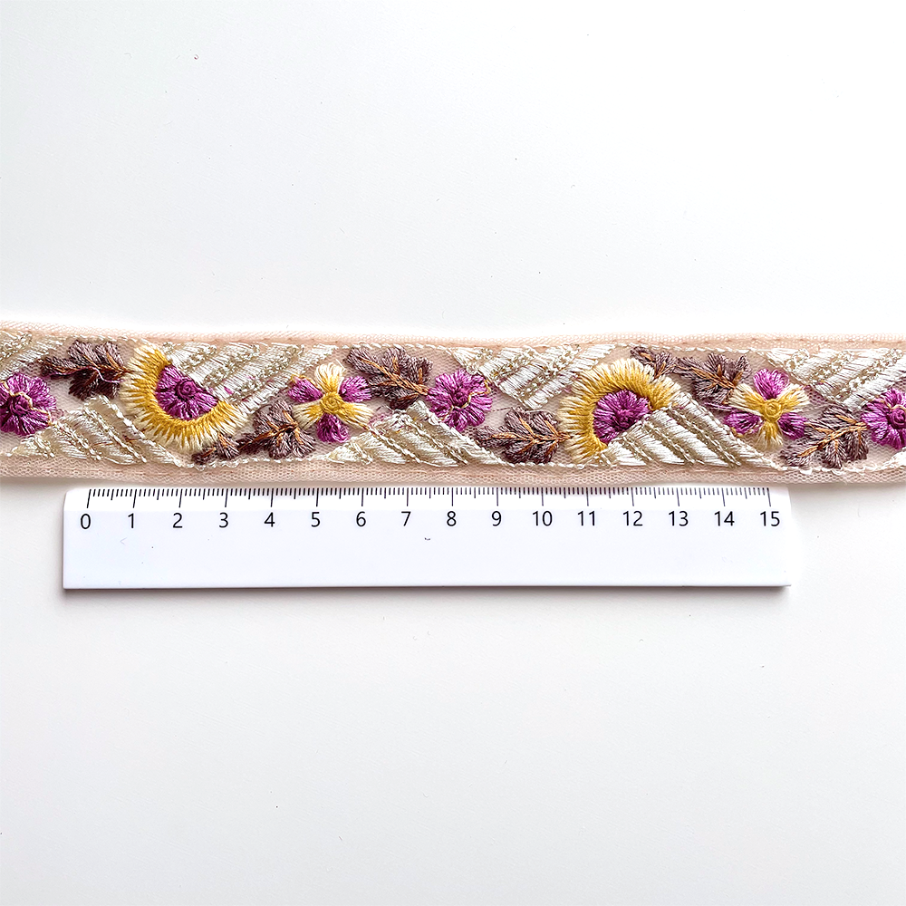 402 【 幅：3.5cm 】 インド刺繍リボン　ベージュ　チュール　イエロー　パープル