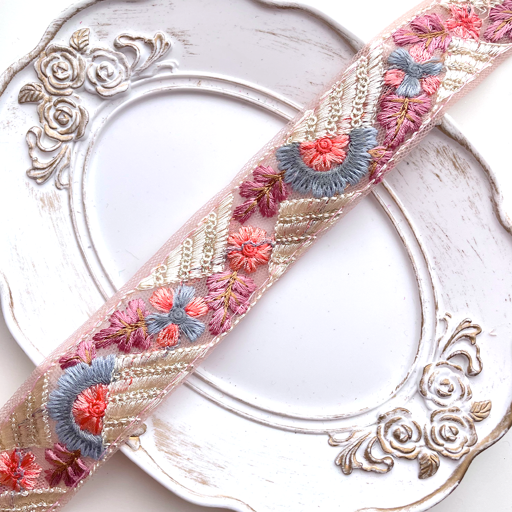 403 【 幅：3.5cm 】 インド刺繍リボン　ピンク　チュール　ブルー
