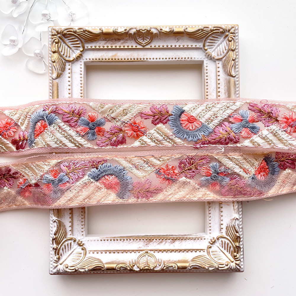 403 【 幅：3.5cm 】 インド刺繍リボン　ピンク　チュール　ブルー