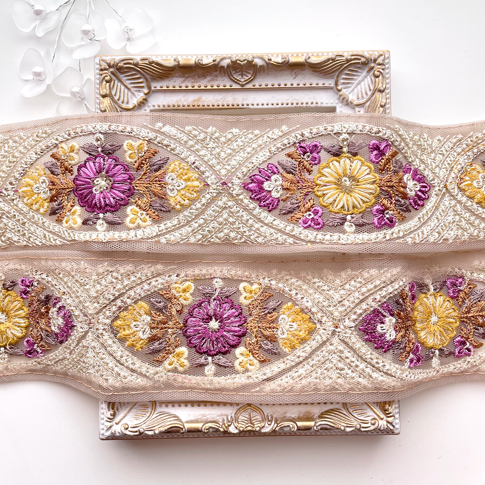 412 【 幅：5.5cm 】 インド刺繍リボン　ダスティライラック　チュール　イエロー　パープル