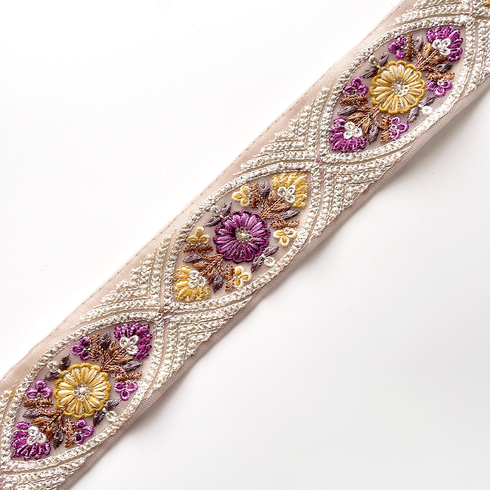 412 【 幅：5.5cm 】 インド刺繍リボン　ダスティライラック　チュール　イエロー　パープル