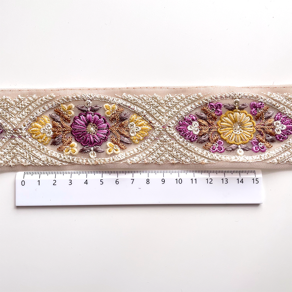 412 【 幅：5.5cm 】 インド刺繍リボン　ダスティライラック　チュール　イエロー　パープル