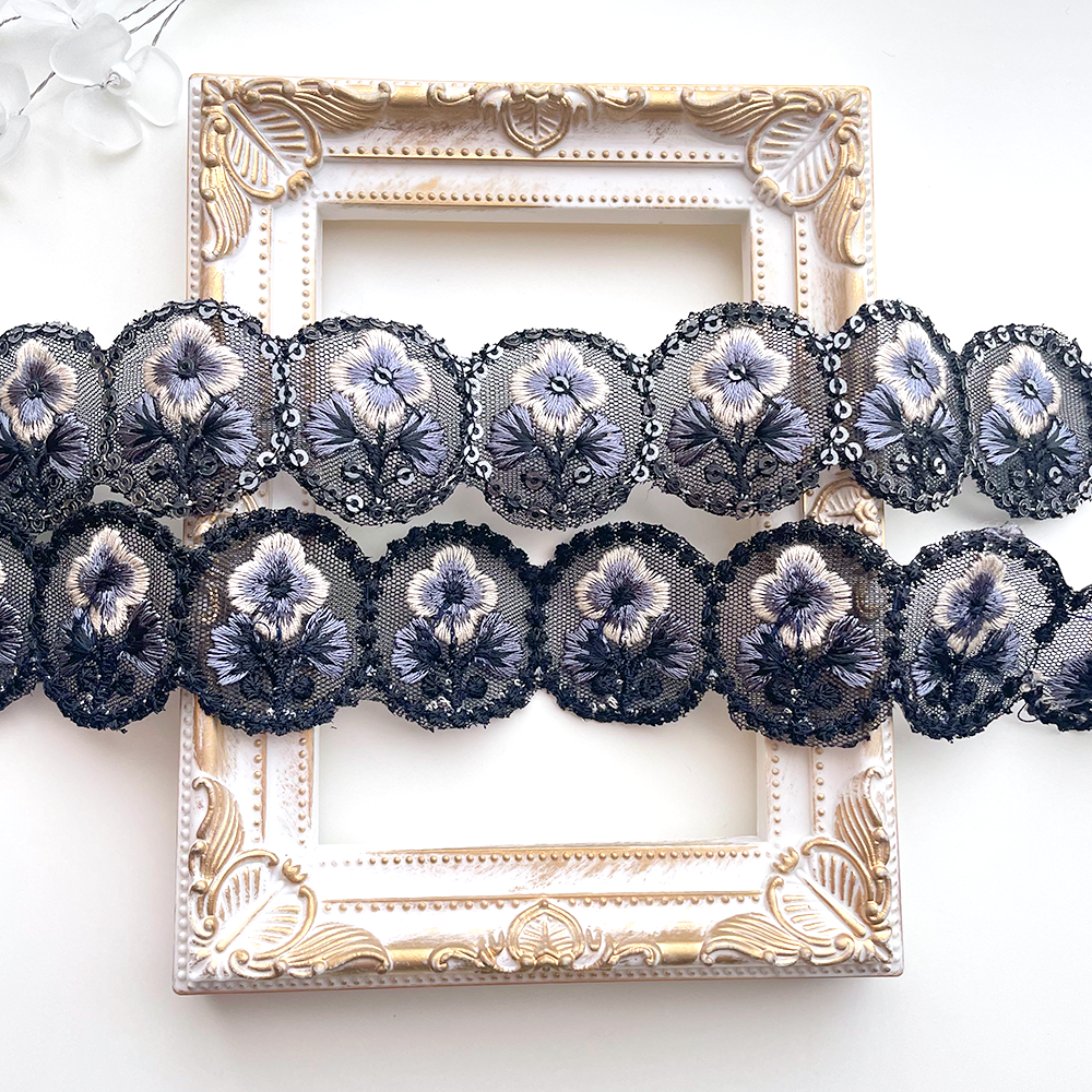 414 【 幅：4cm 】 インド刺繍リボン　ブラック　チュール　ホワイト