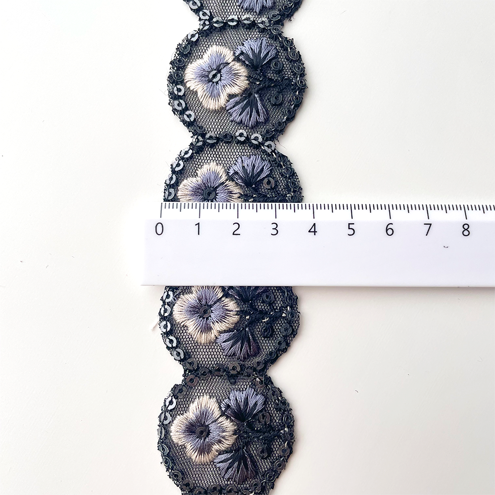 414 【 幅：4cm 】 インド刺繍リボン　ブラック　チュール　ホワイト