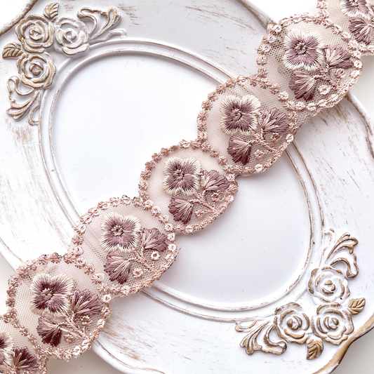 420 【 幅：4cm 】 インド刺繍リボン　パステルグレイ　チュール　ホワイト