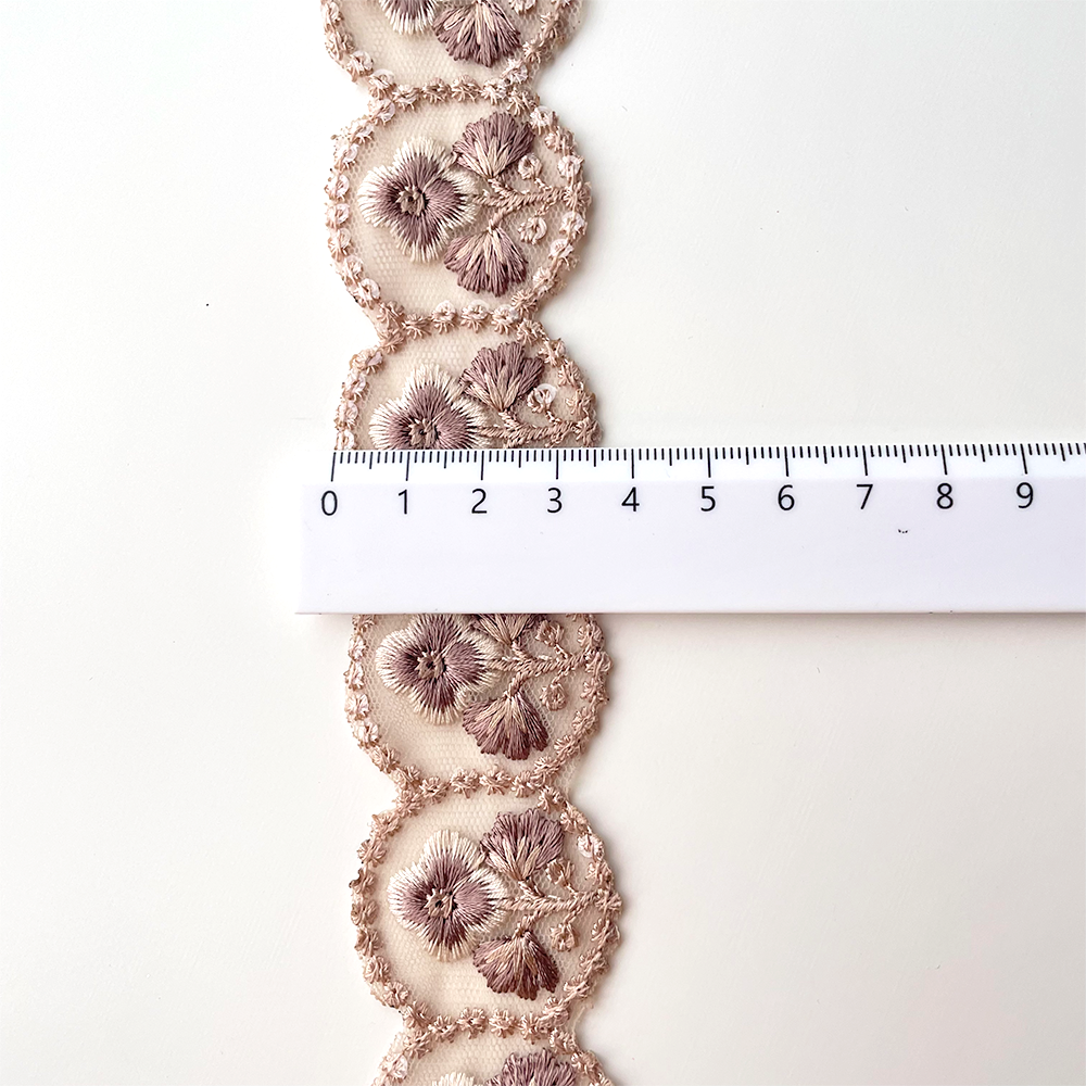 420 【 幅：4cm 】 インド刺繍リボン　パステルグレイ　チュール　ホワイト