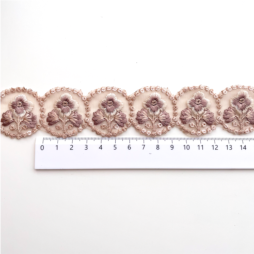 420 【 幅：4cm 】 インド刺繍リボン　パステルグレイ　チュール　ホワイト