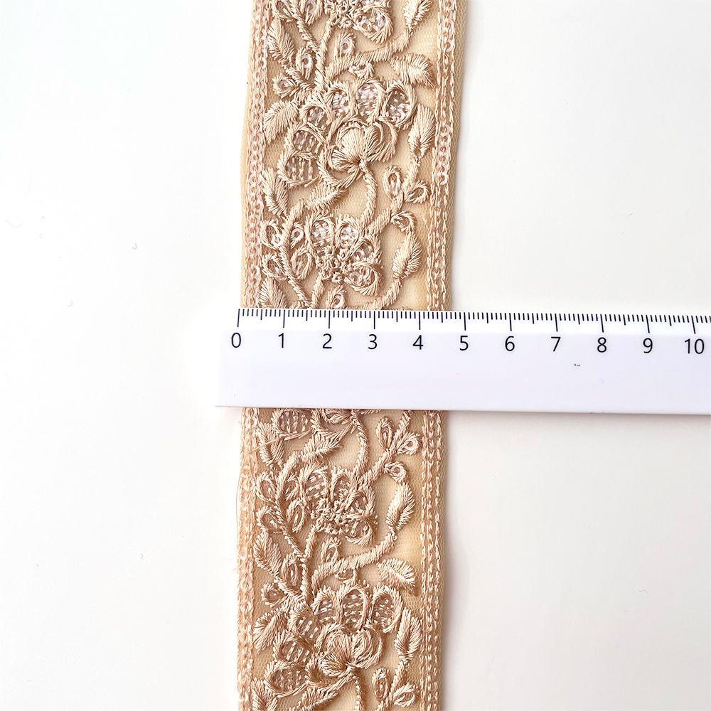 427 【 幅：4.5cm 】 インド刺繍リボン　ベージュ　チュール　