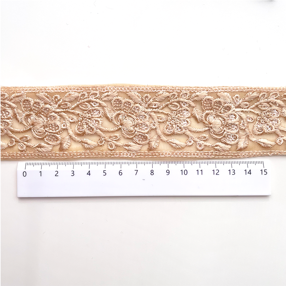 427 【 幅：4.5cm 】 インド刺繍リボン　ベージュ　チュール　