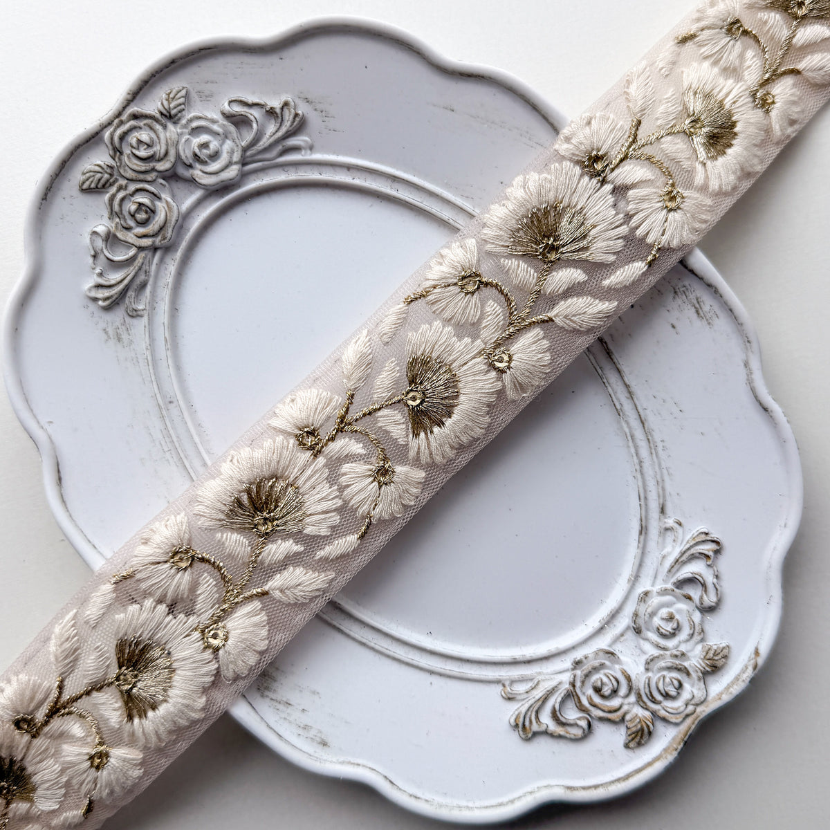 S421 インド刺繍リボン 3.5cm幅 チュール
