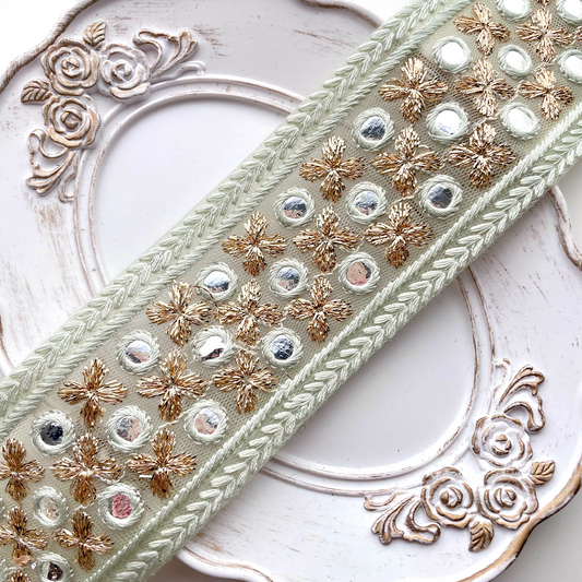 446 【 幅：5.5cm 】 インド刺繍リボン　ミントグリーン　チュール　ゴールド