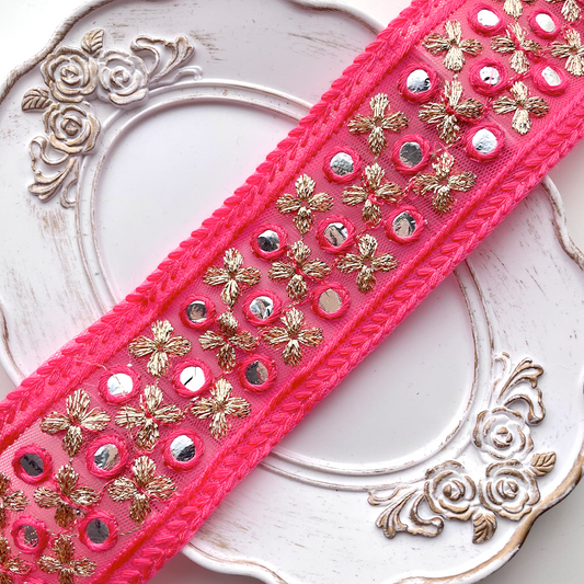 448 【 幅：5.5cm 】 インド刺繍リボン　パステルレッド　チュール　ゴールド