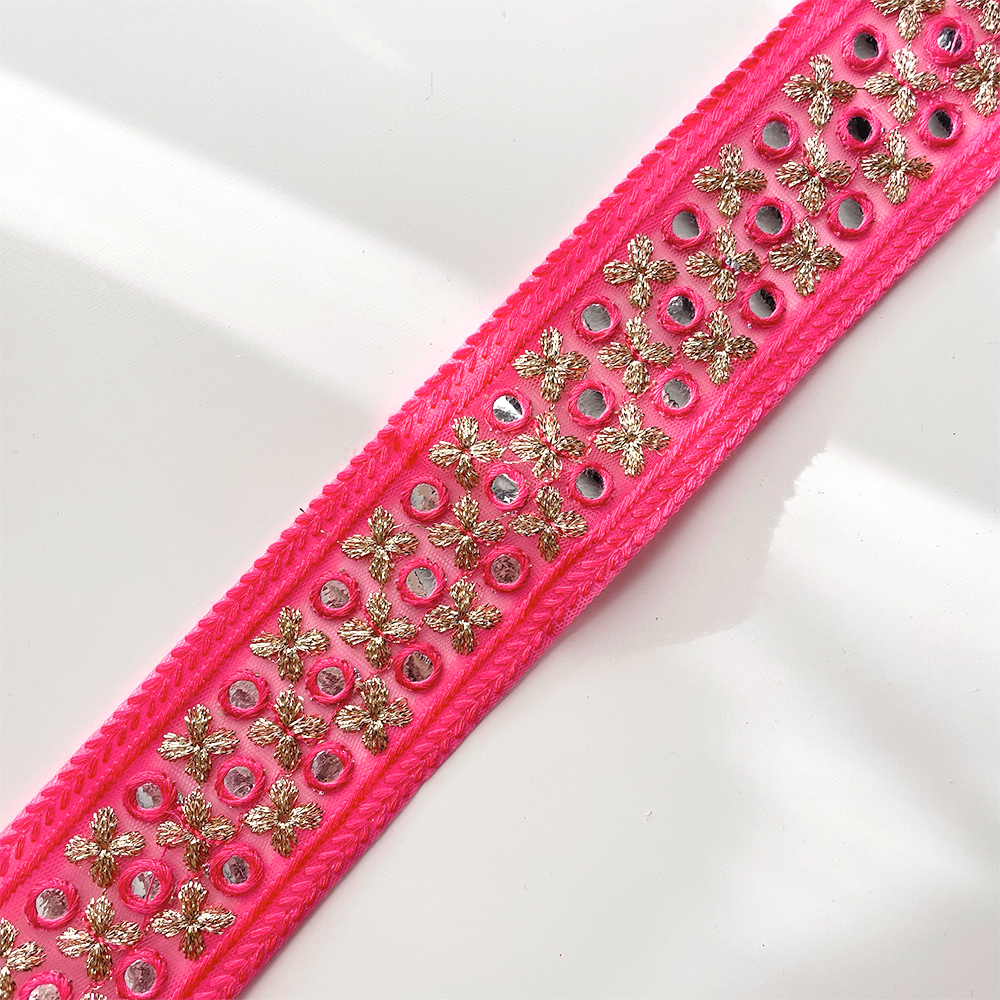 448 【 幅：5.5cm 】 インド刺繍リボン　パステルレッド　チュール　ゴールド