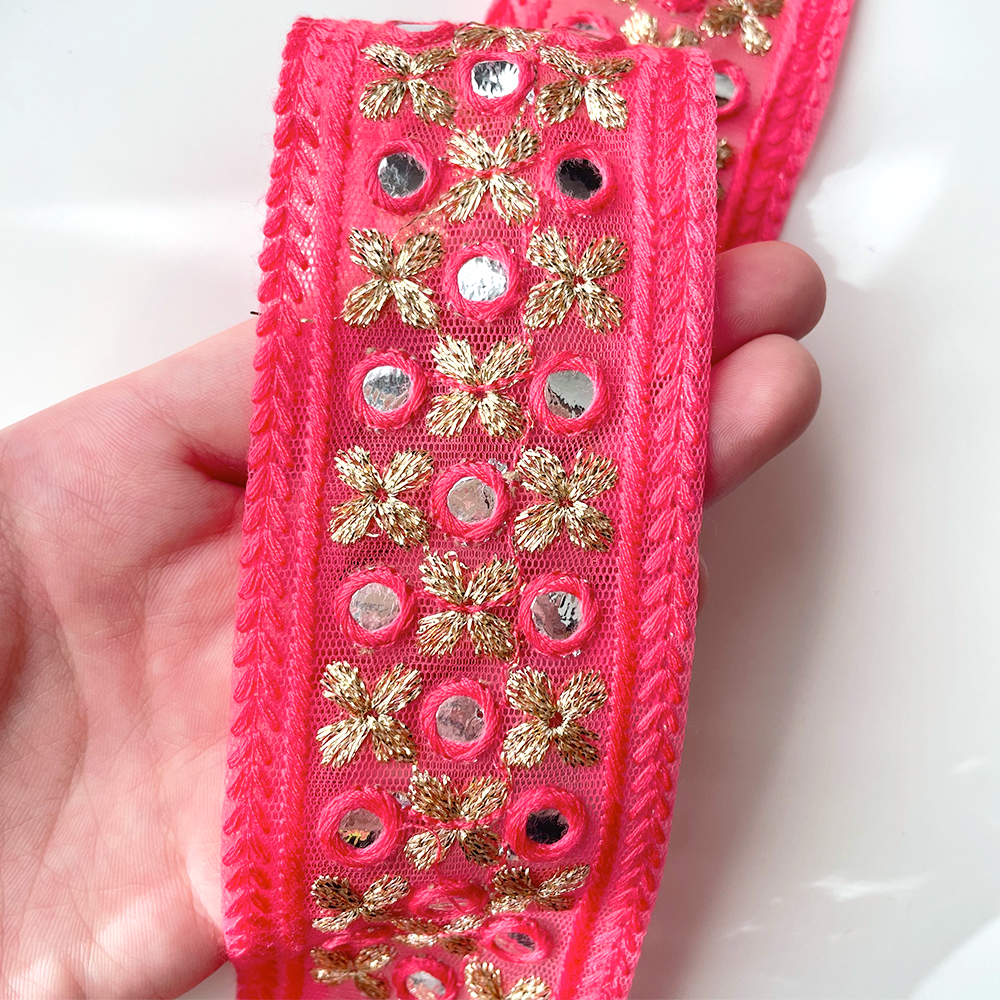 448 【 幅：5.5cm 】 インド刺繍リボン　パステルレッド　チュール　ゴールド