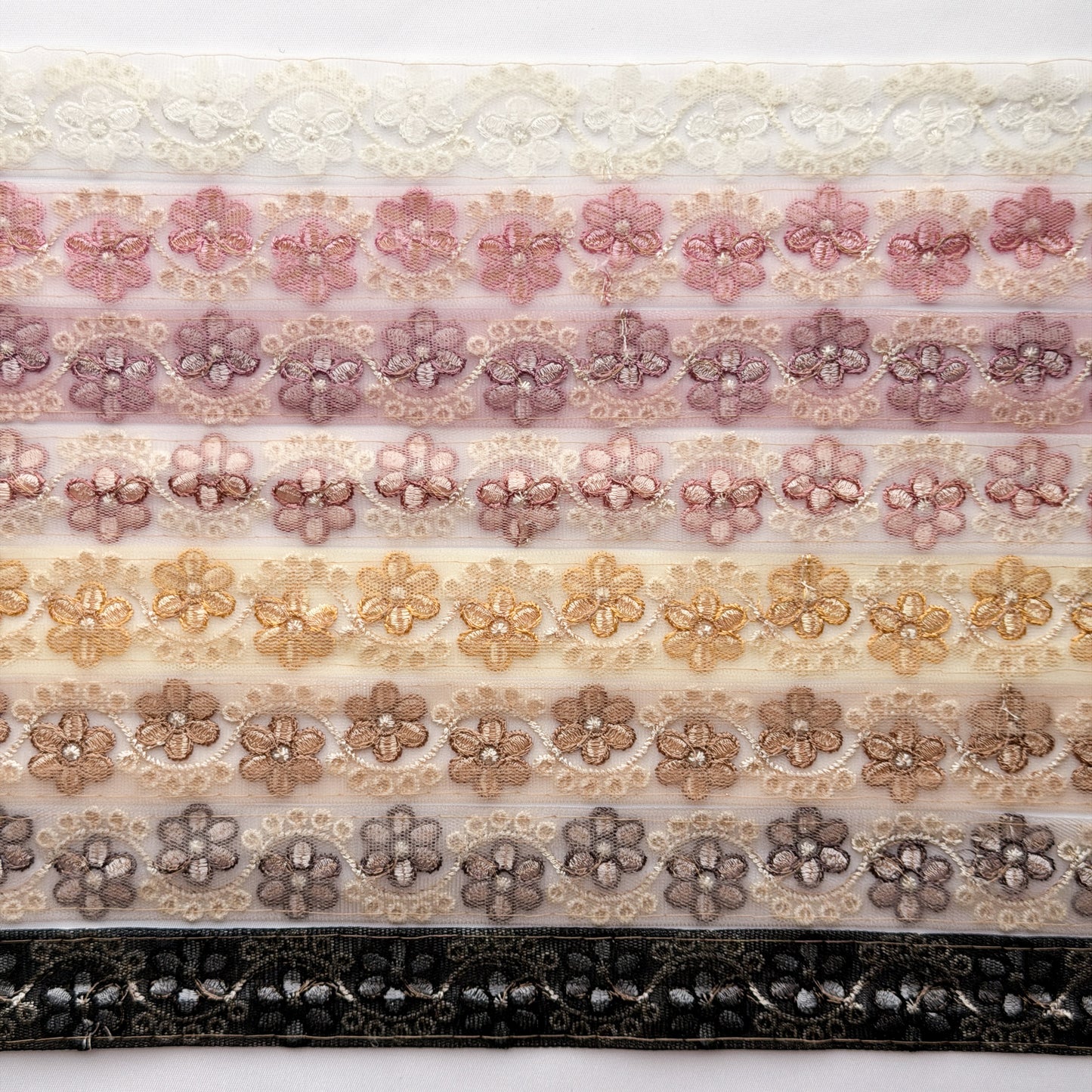 S411 インド刺繍リボン 3cm幅 チュール