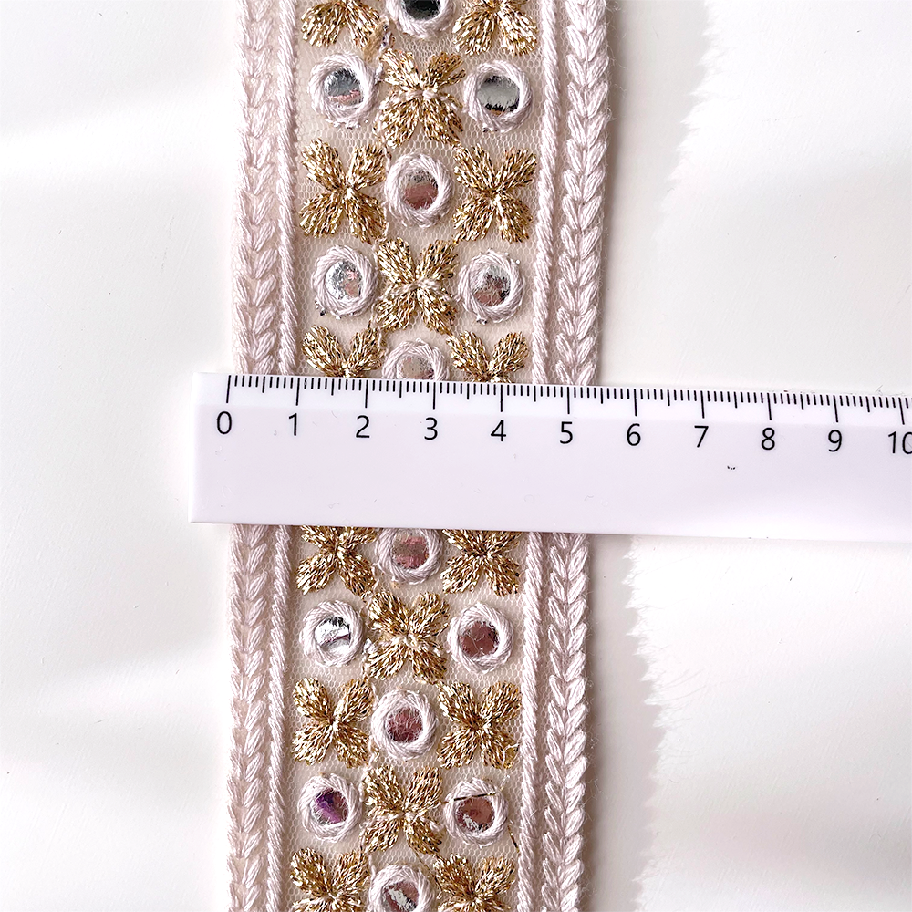 450 【 幅：5.5cm 】 インド刺繍リボン　ライトグレー　チュール　ゴールド