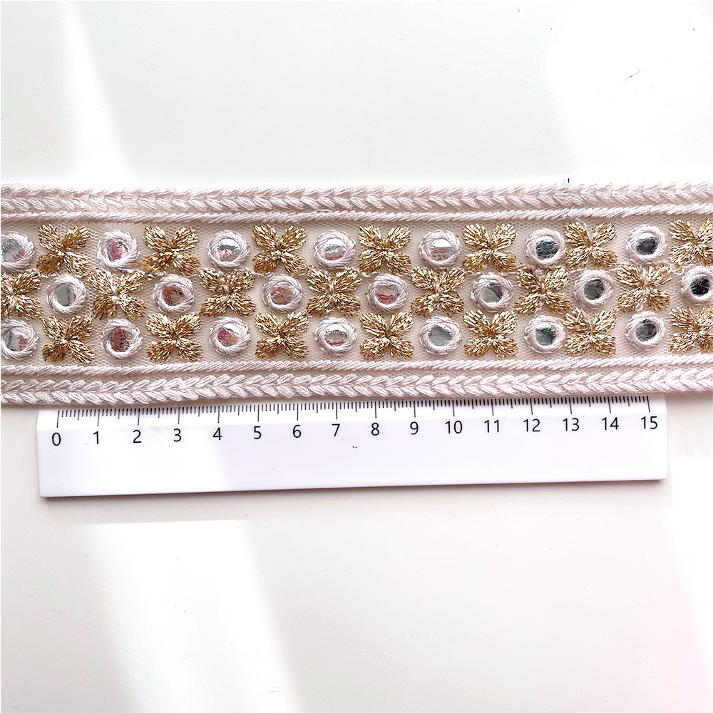 450 【 幅：5.5cm 】 インド刺繍リボン　ライトグレー　チュール　ゴールド