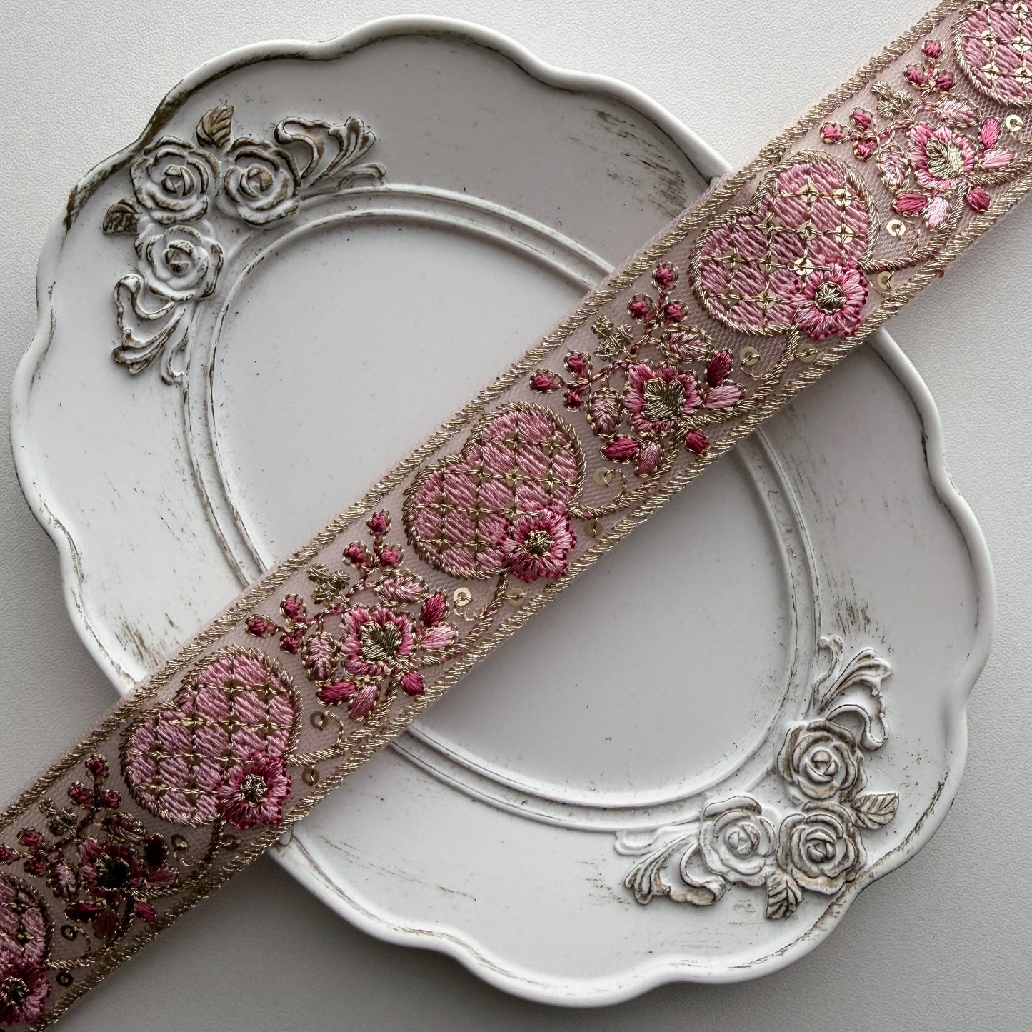 S376 インド刺繍リボン 3cm幅 チュール ハート