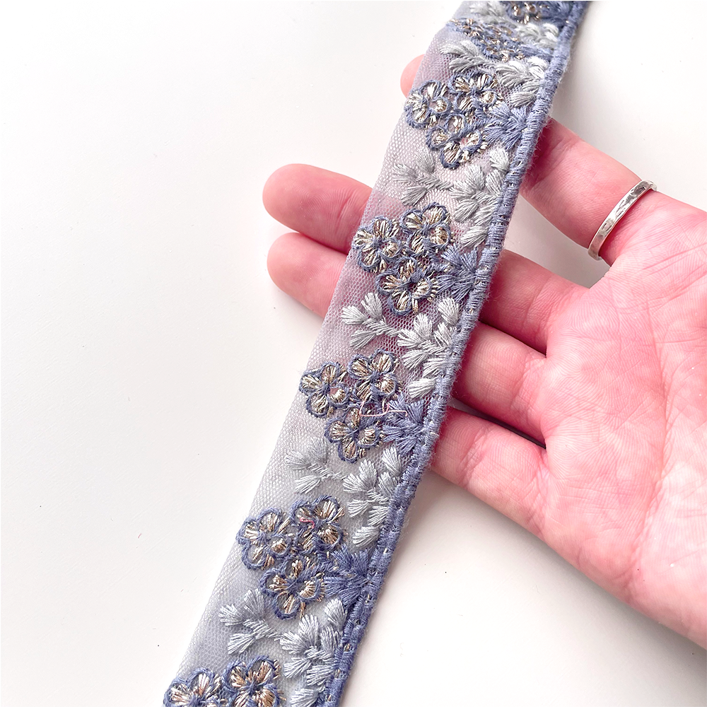 466 【 幅：3.5cm 】 インド刺繍リボン　ブルー　チュール　