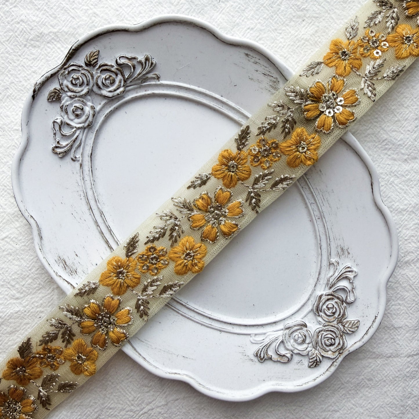S406 インド刺繍リボン 3.5cm幅 チュール