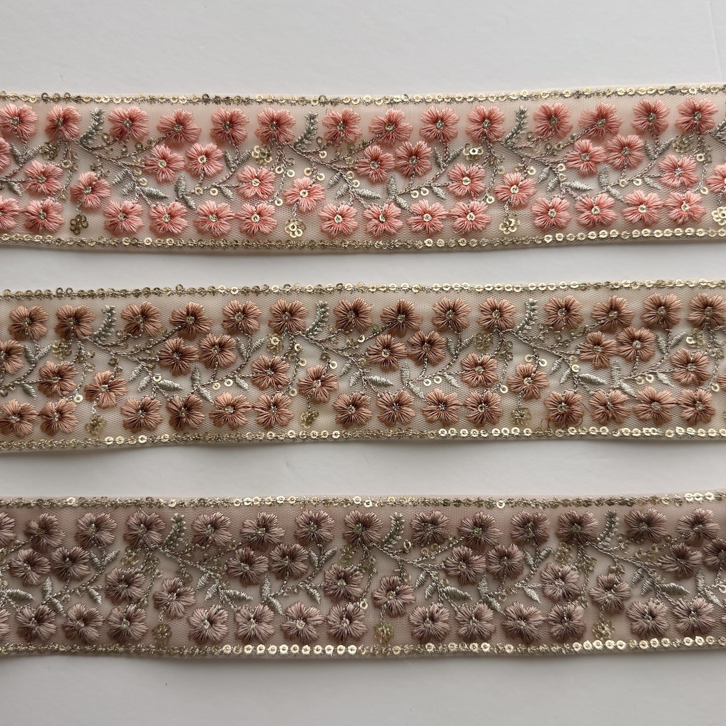 S353 インド刺繍リボン 5.5cm幅 チュール ミルフルール