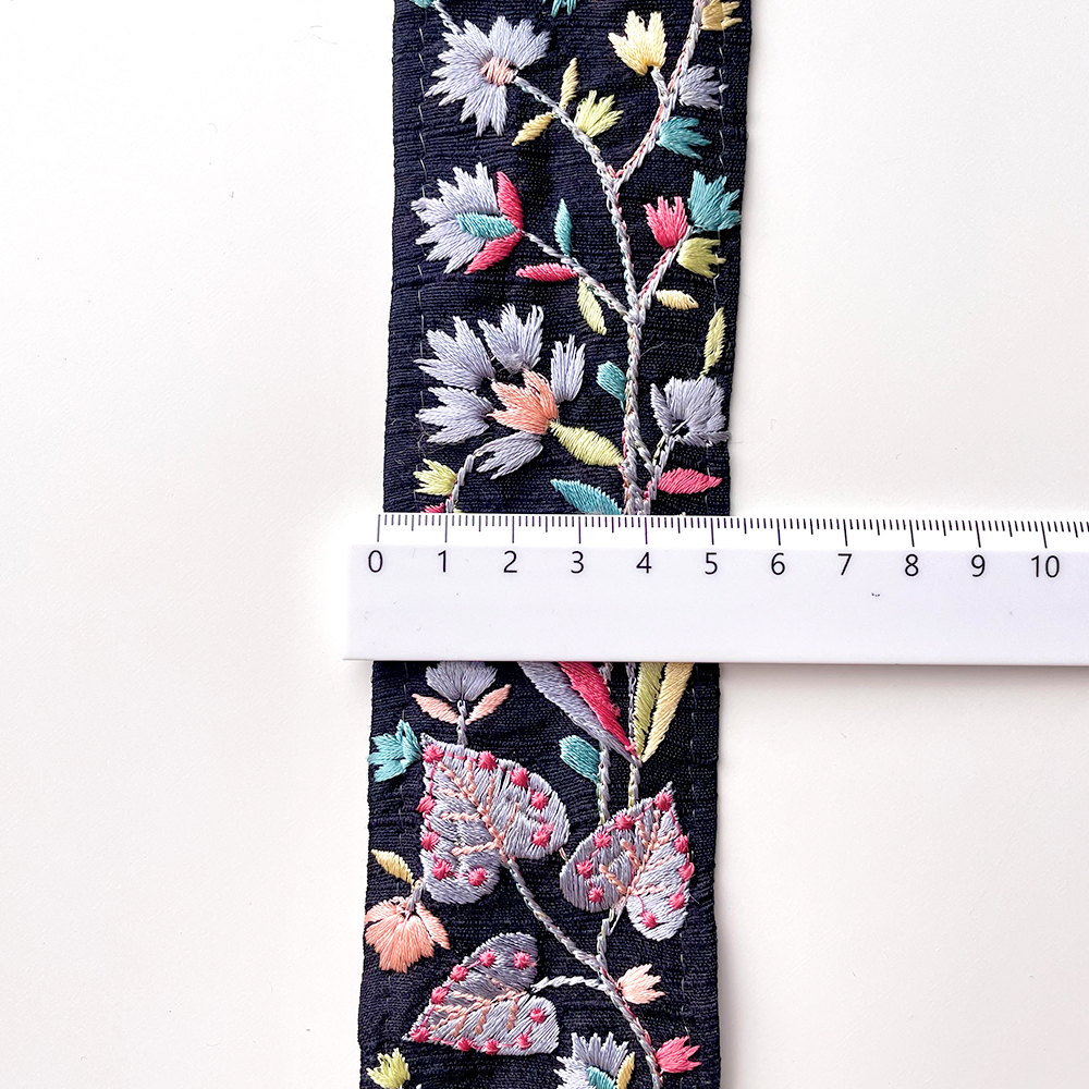 500 【 幅：5.5cm 】 インド刺繍リボン　ブラック　布地　パープル　ピンク　イエロー