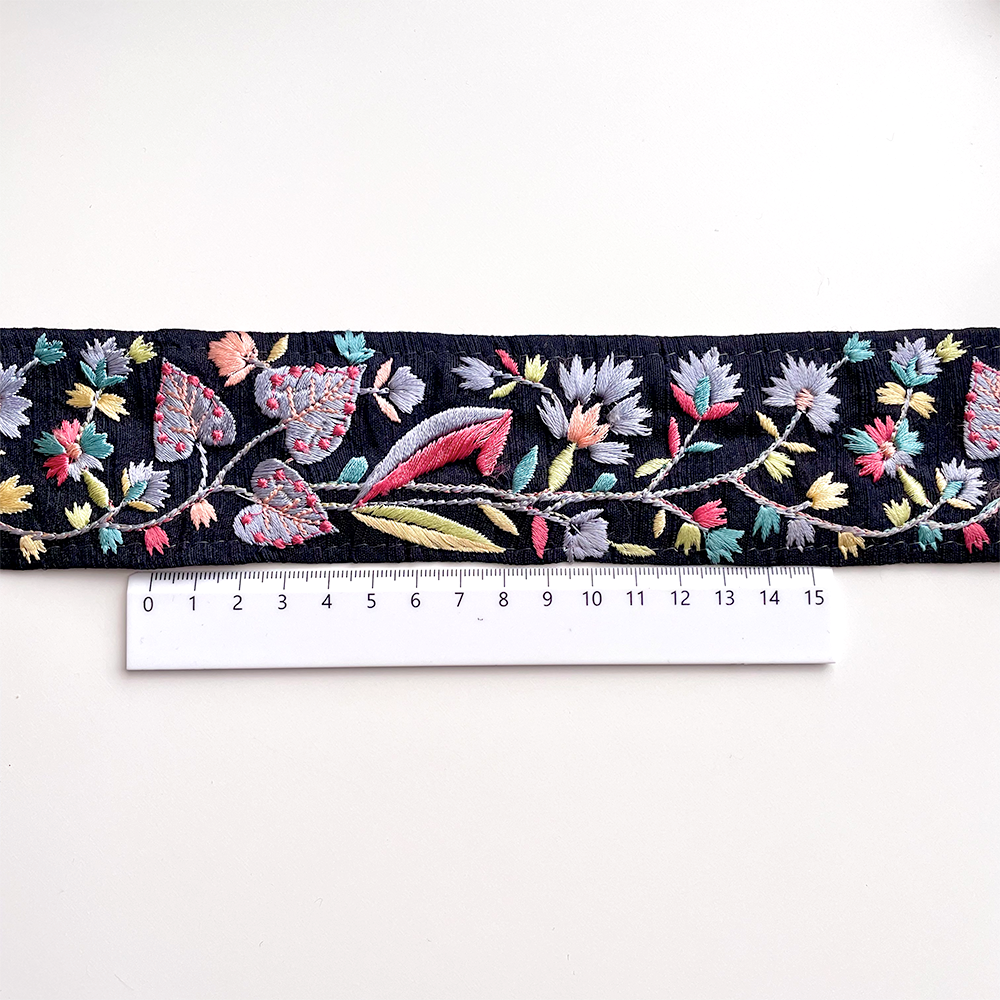 500 【 幅：5.5cm 】 インド刺繍リボン　ブラック　布地　パープル　ピンク　イエロー