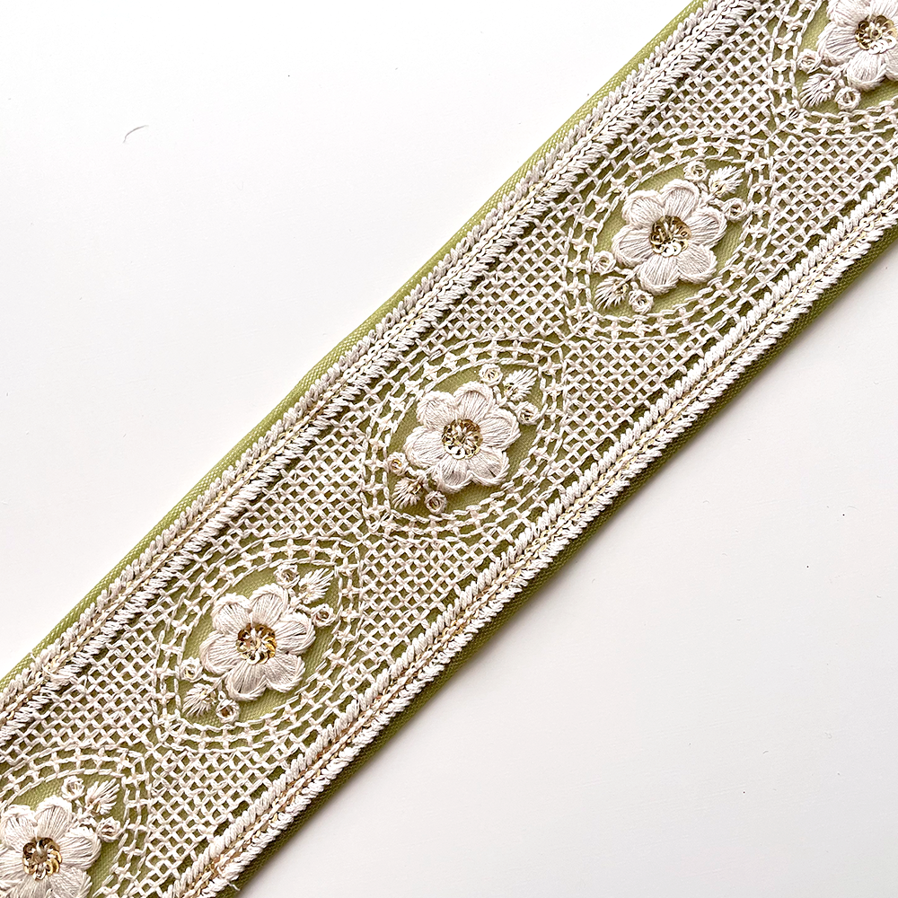 506 【 幅：6cm 】 インド刺繍リボン　ライトグリーン　チュール　ホワイト