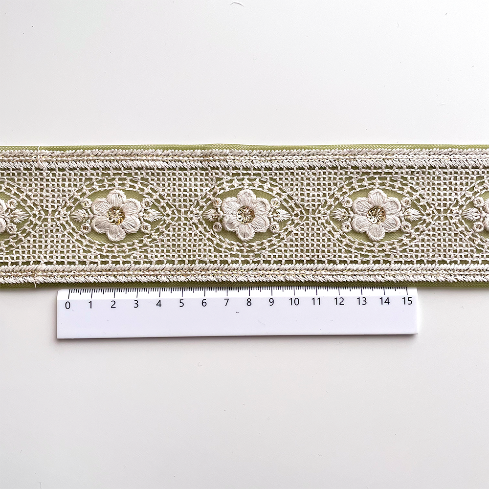 506 【 幅：6cm 】 インド刺繍リボン　ライトグリーン　チュール　ホワイト