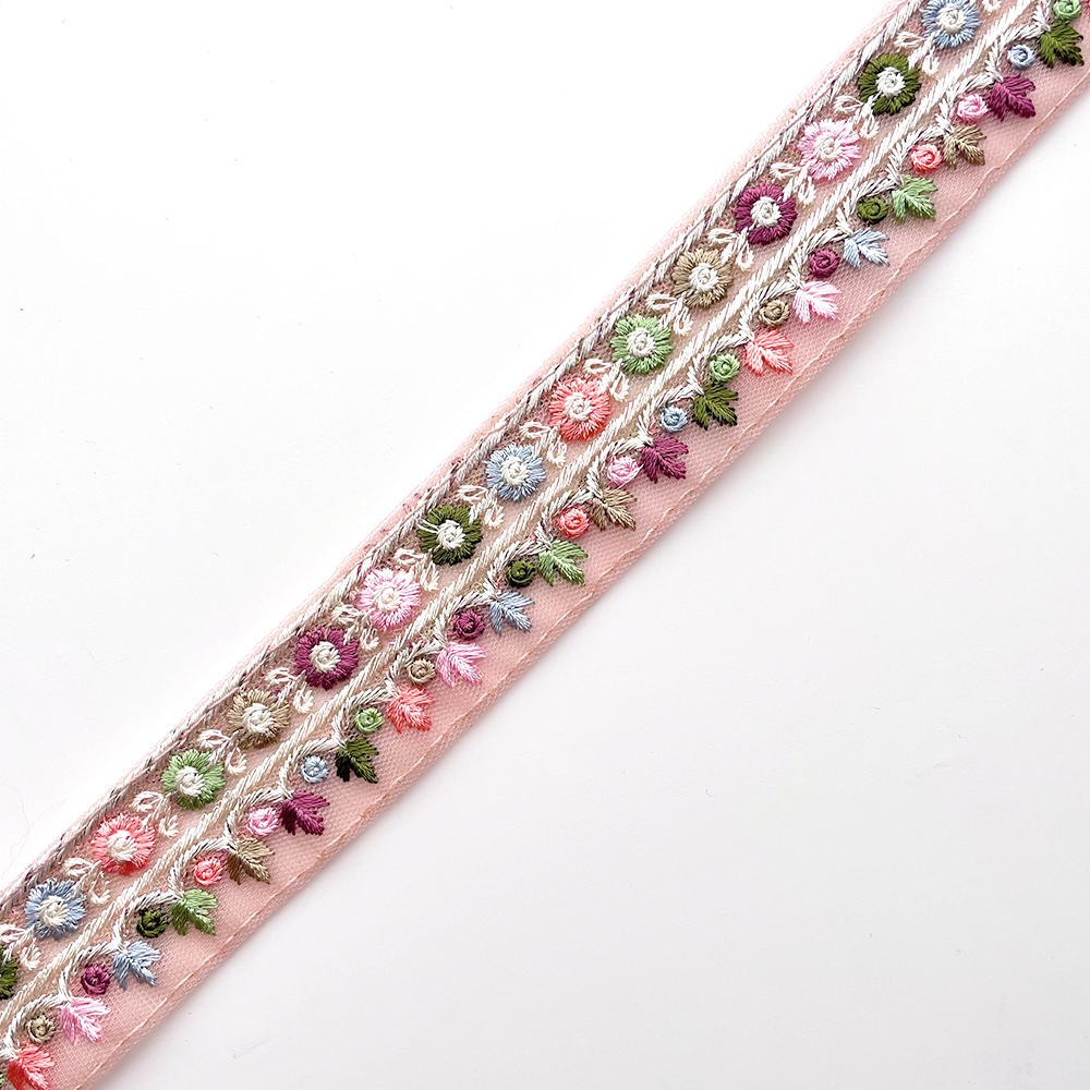 513 【 幅：2.5cm 】 インド刺繍リボン　ピンク　チュール　ホワイト