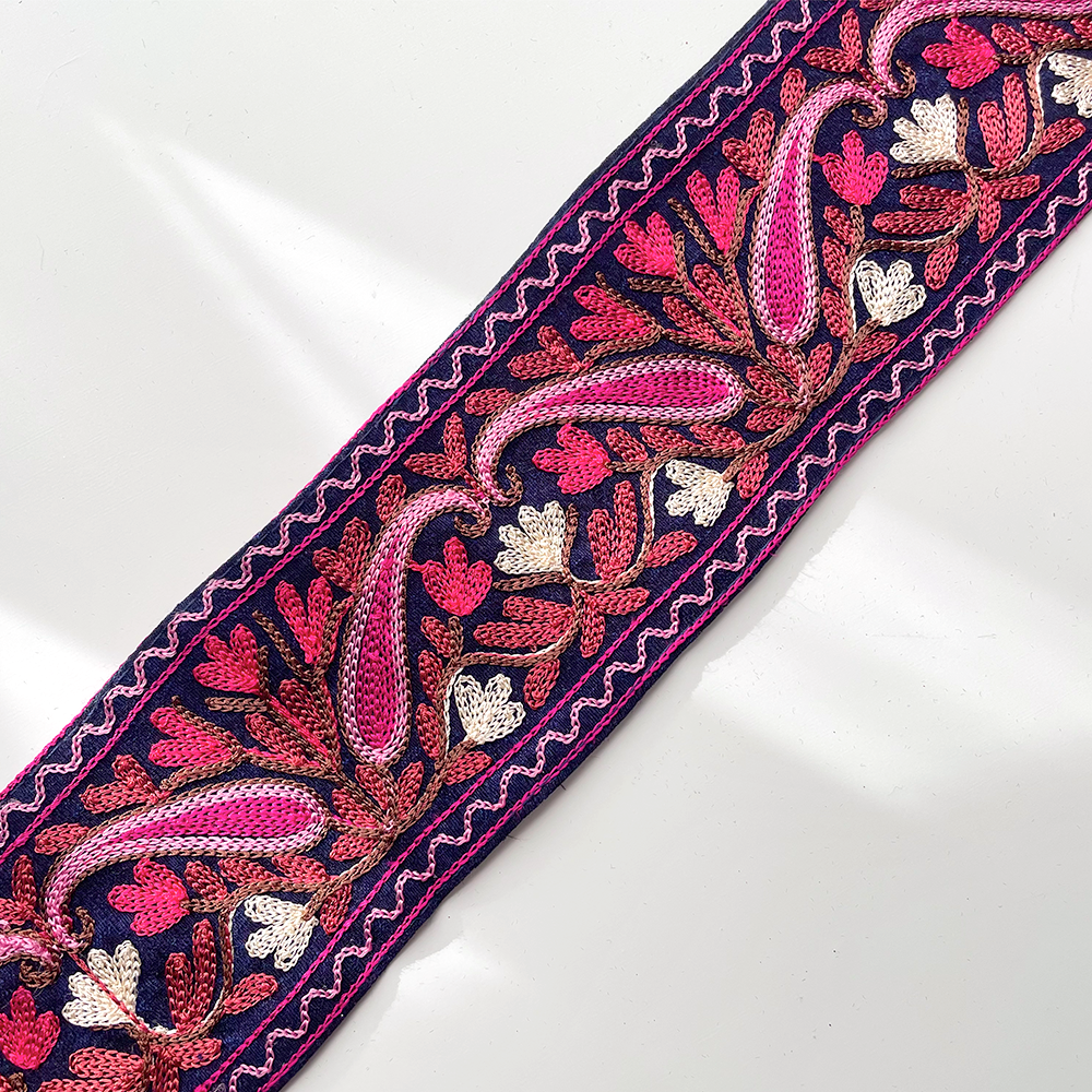 514 【 幅：8cm 】 インド刺繍リボン　ネイビー　布地　ピンク　レッド